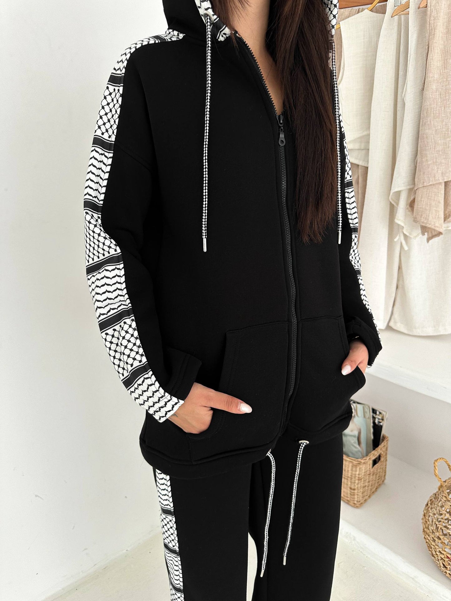 Watan Set - Winter - In Black