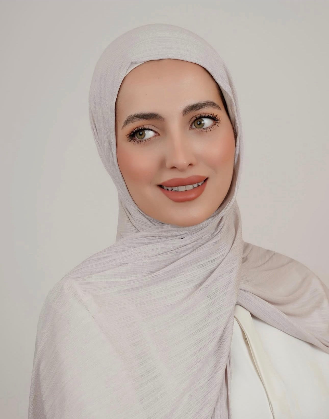 Al-Lolah hijab
