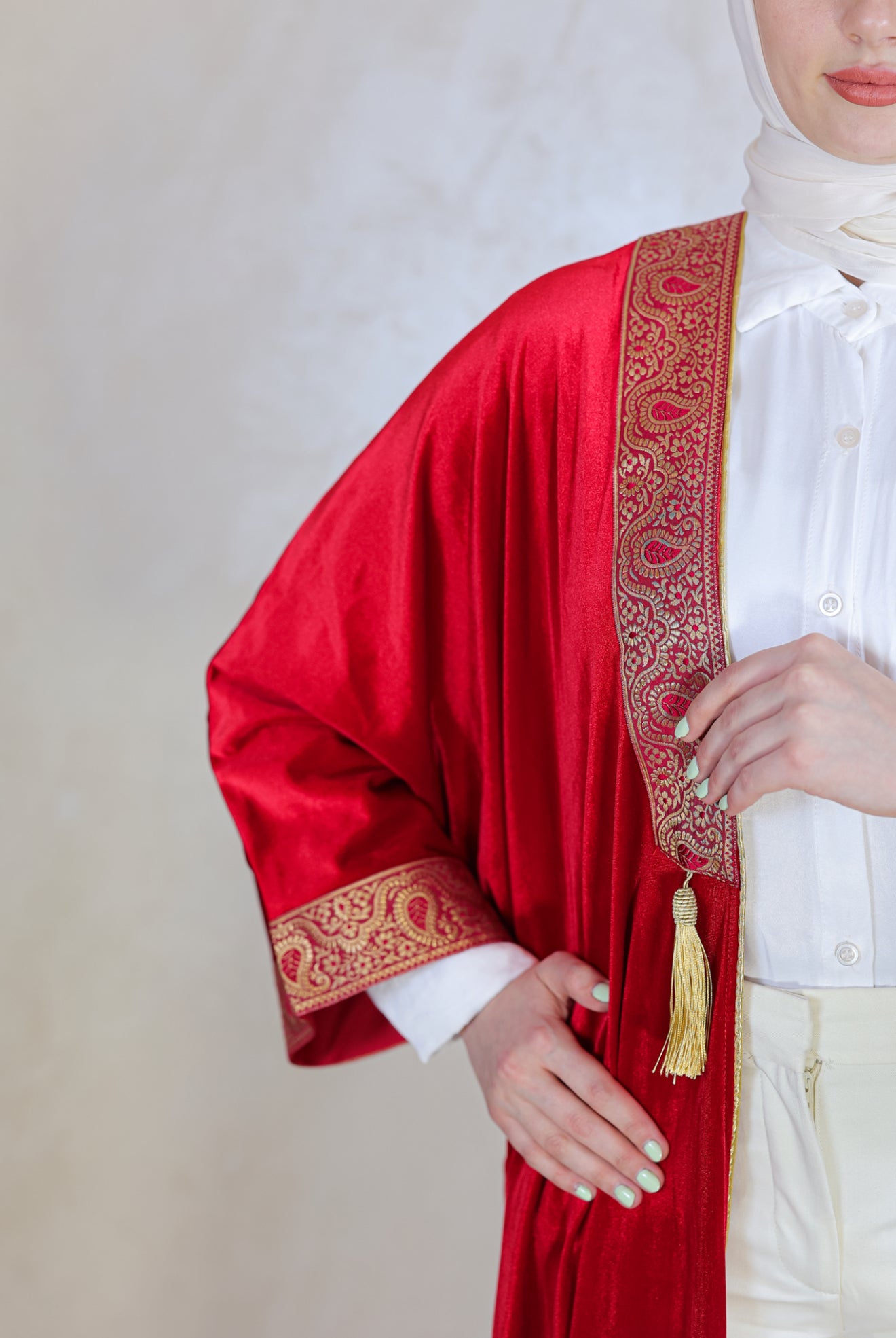 Al-Aroos Gold & burgundy Bisht