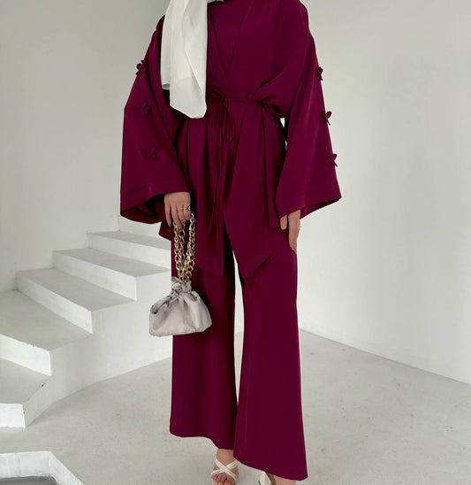 أناقة الفيونكات: طقم ثلاثي القطع بتصميم عصري”
Bow Elegance: Trendy 3-Piece Set (7 colours)