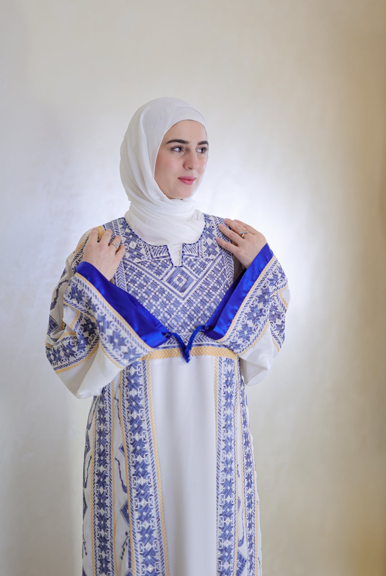 Thobe Al Marjan Al Azraq