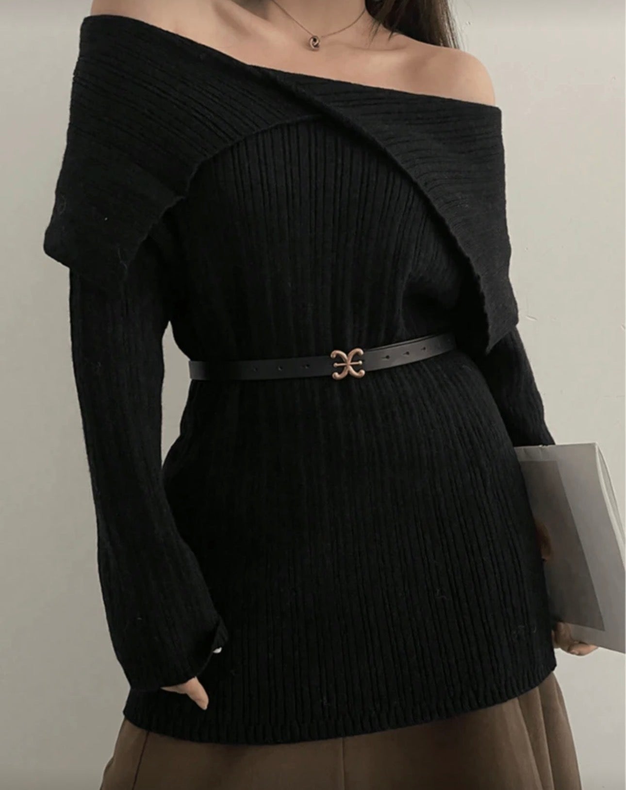 (Copy) Classic Black Leather Belt with Gold Buckle – Adjustable and Stylish for Everyday Wear