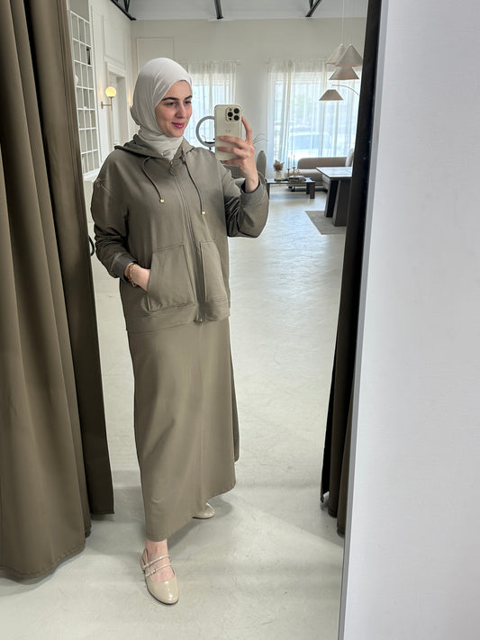 Dignity Set - طقم الوقار By Farah