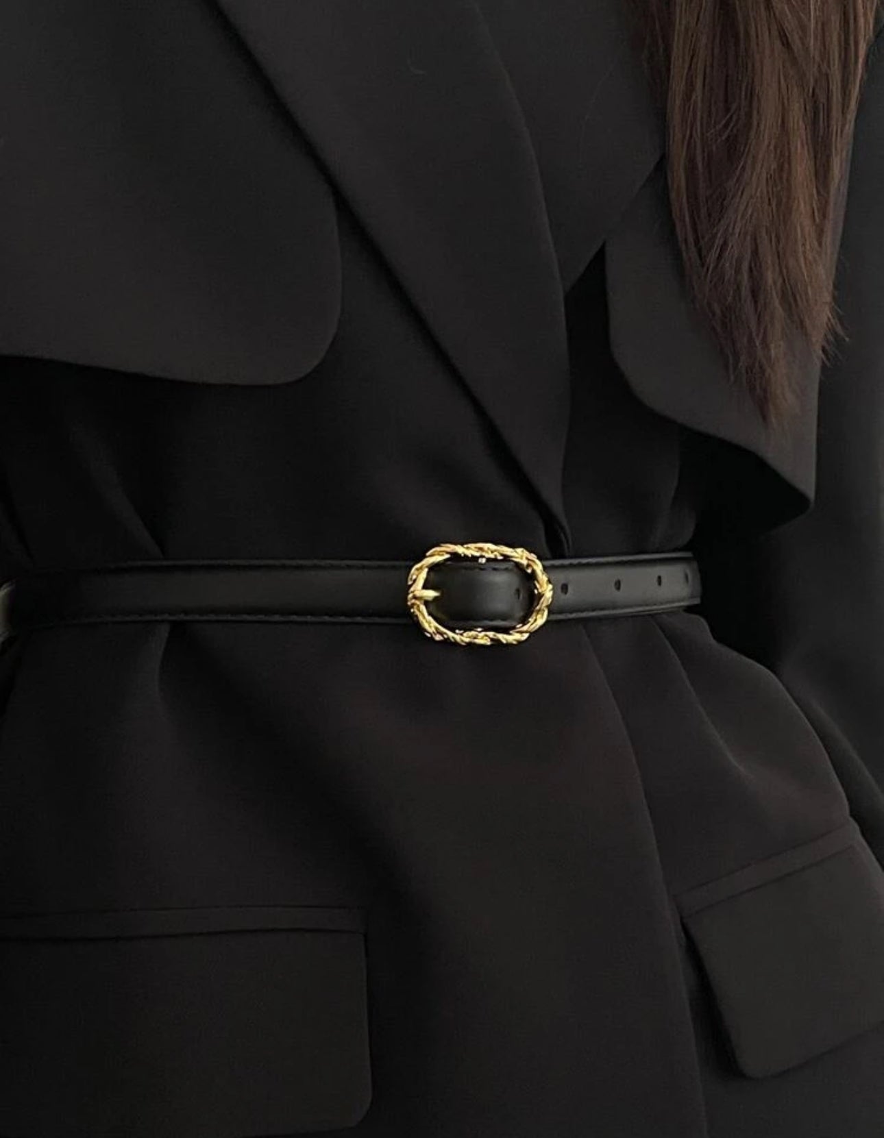 Elegant Black Leather Belt with Gold Textured Buckle – Classic and Stylish