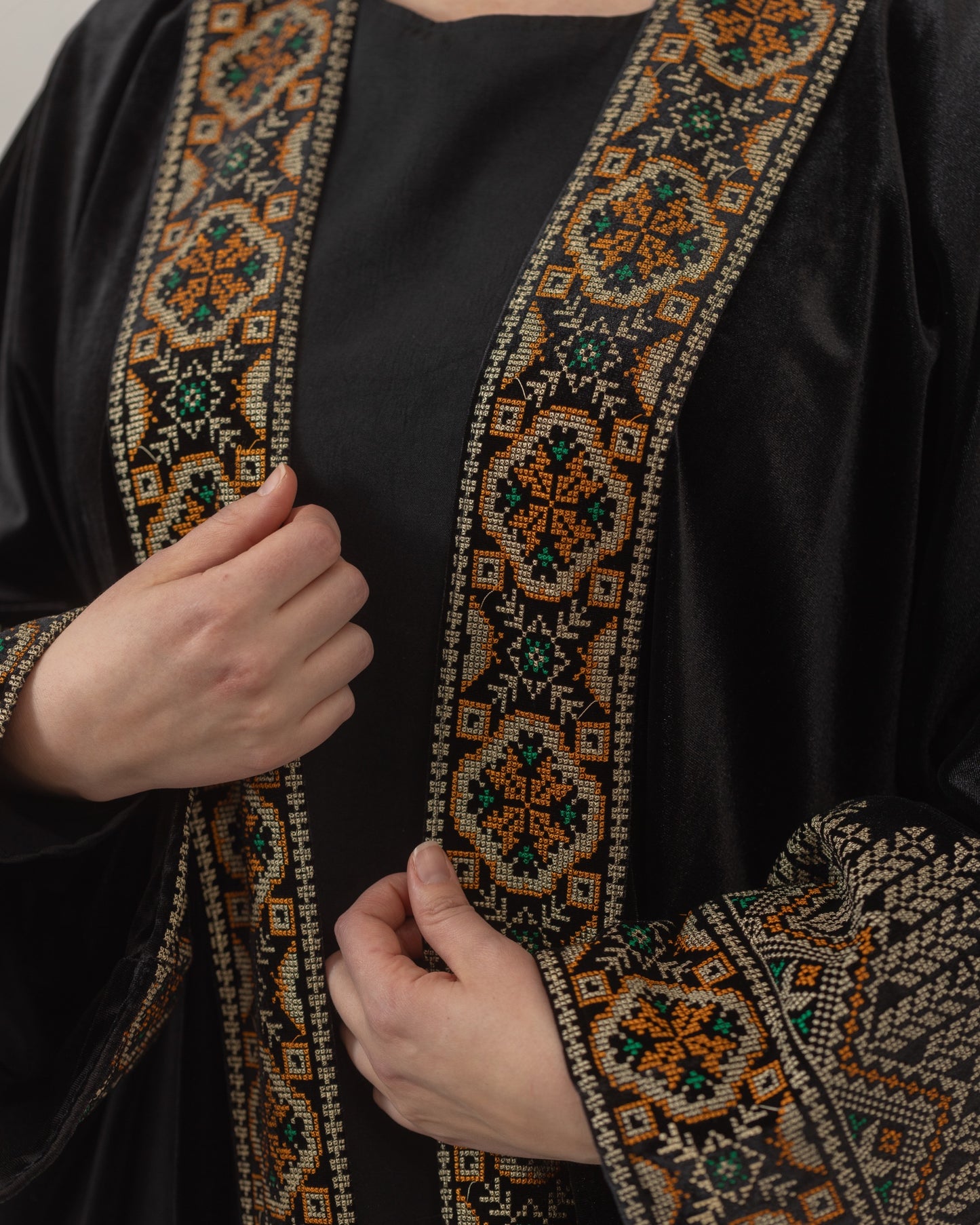 Golden Heritage Abaya l عباءة العراقة الذهبية