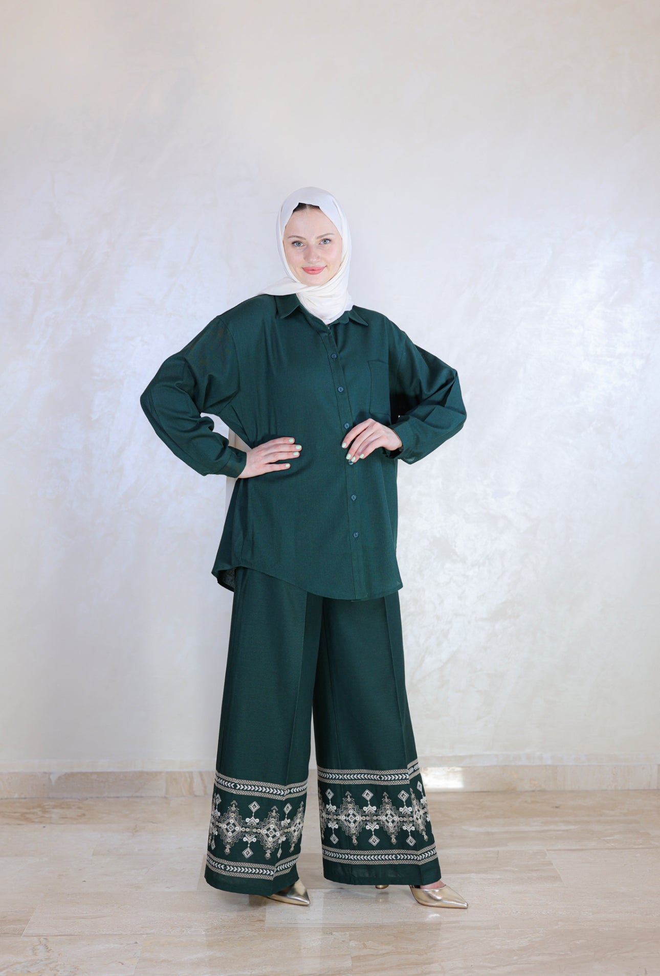 Two-Piece Embroidered Linen Outfit – Autumn