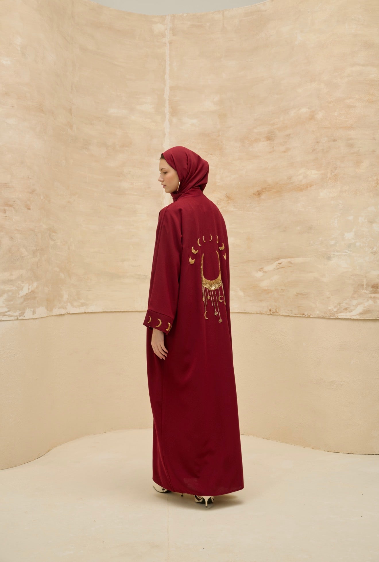 Crescent Light Abaya l عباية نور الهلال