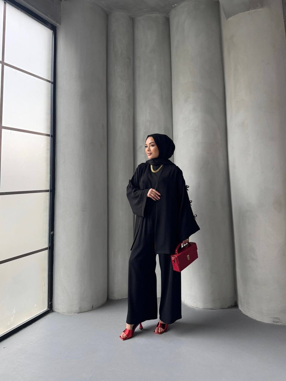 أناقة الفيونكات: طقم ثلاثي القطع بتصميم عصري”
Bow Elegance: Trendy 3-Piece Set (7 colours)