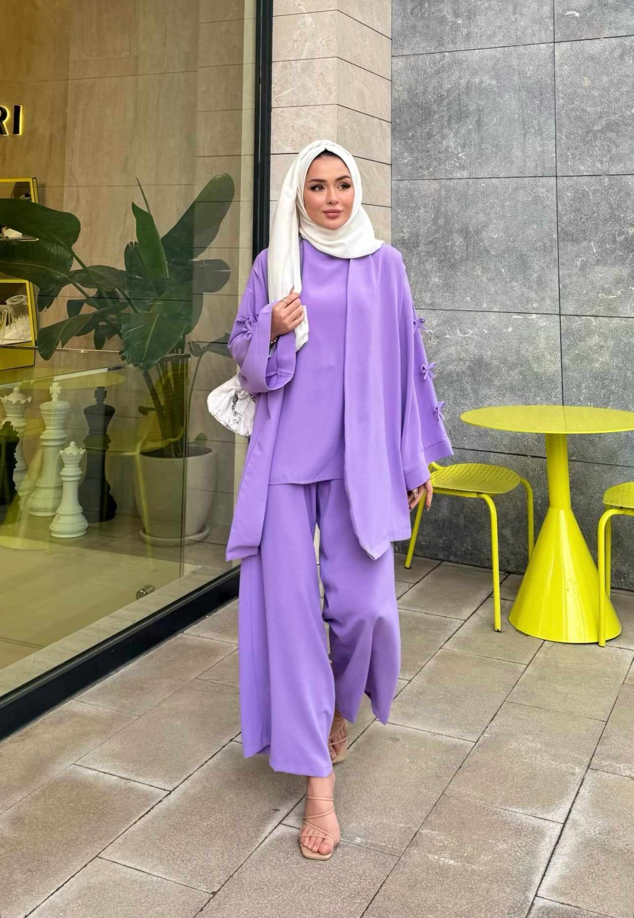 أناقة الفيونكات: طقم ثلاثي القطع بتصميم عصري”
Bow Elegance: Trendy 3-Piece Set (7 colours)