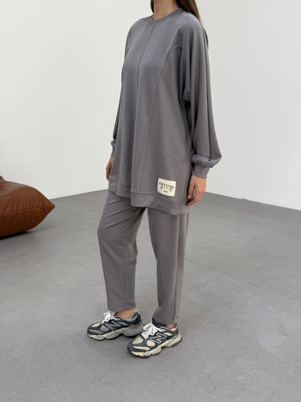 Modern Elegance Set with Chest Stripes | طقم الأناقة العصرية مع خطوط عند الصدر (5 colours)