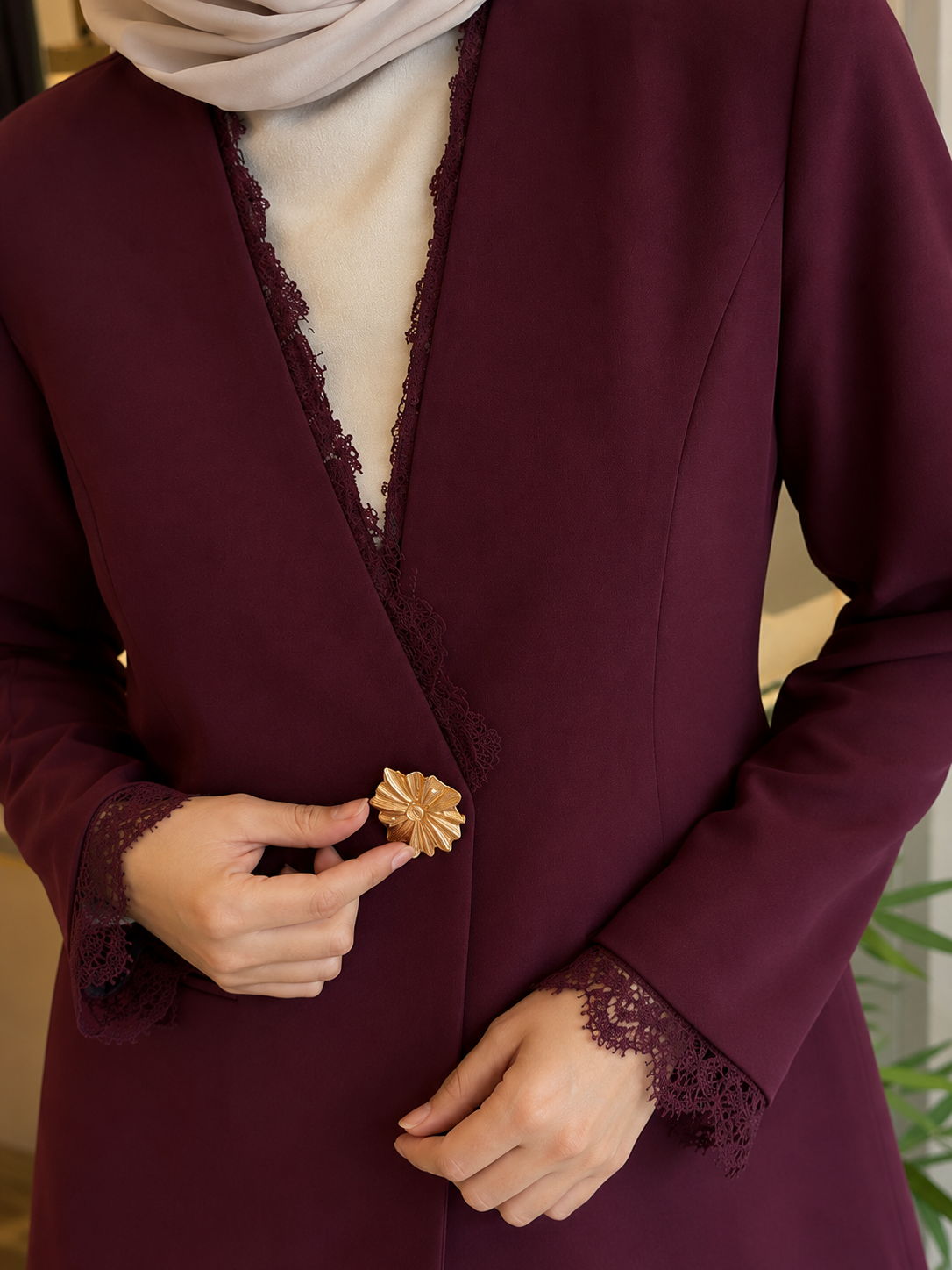 Luxury Tailored Burgundy Suit W Golden Buckle