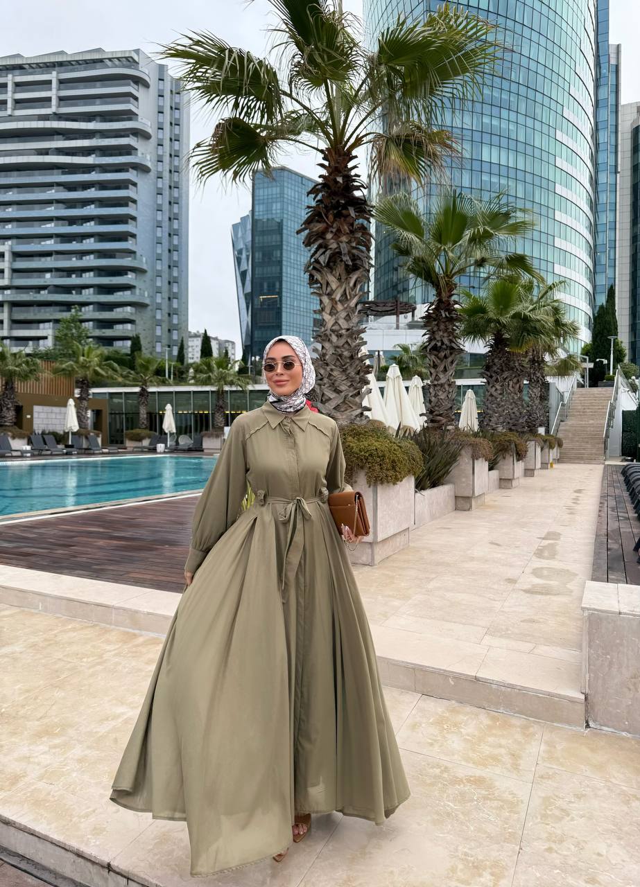 Elegant flared dress, fitted at the bust