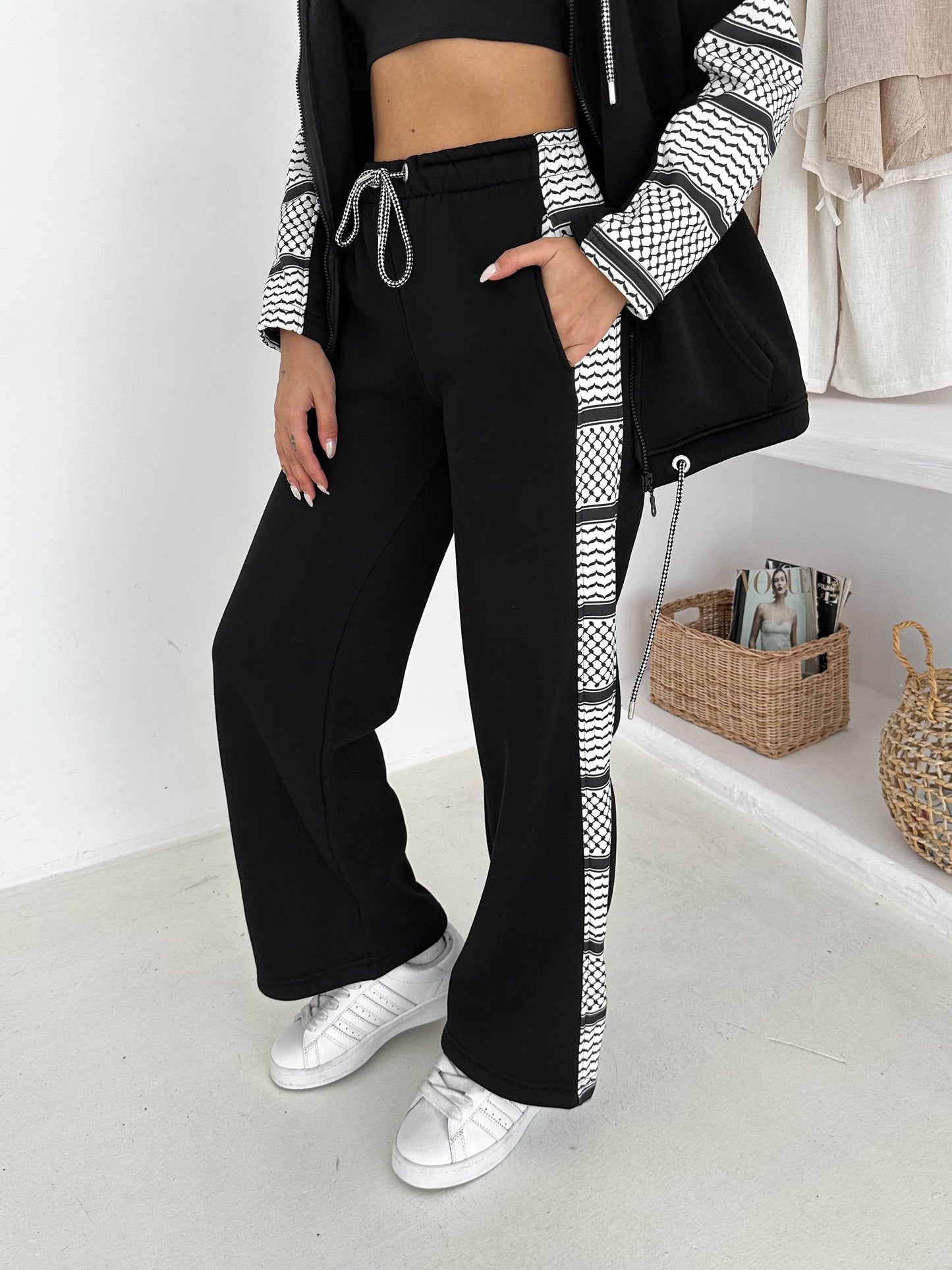 Watan Set - Winter - In Black