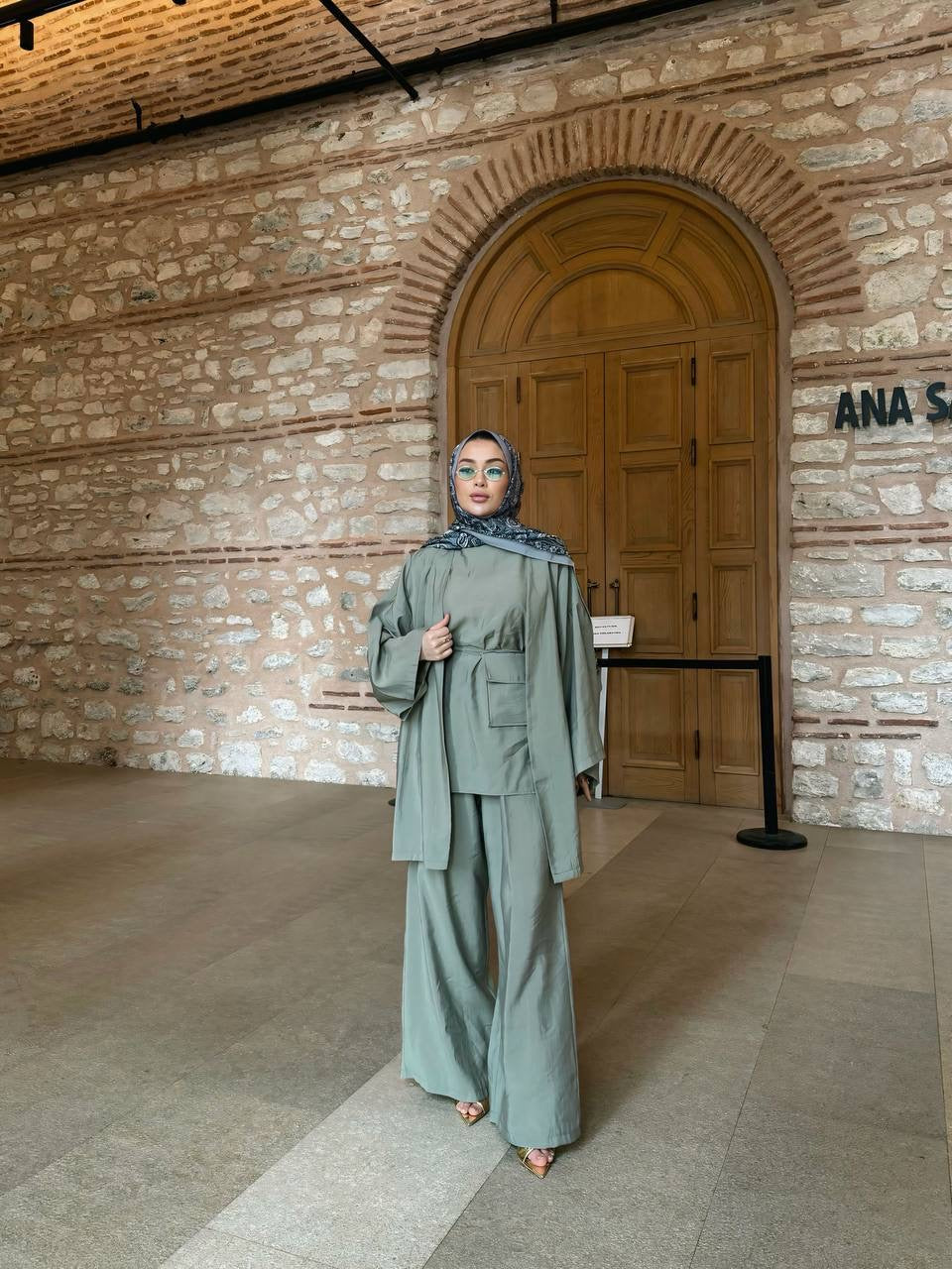 4-Piece Everyday Luxe – فخامة يومية بـ٤ قطع (طقم الشنتة)