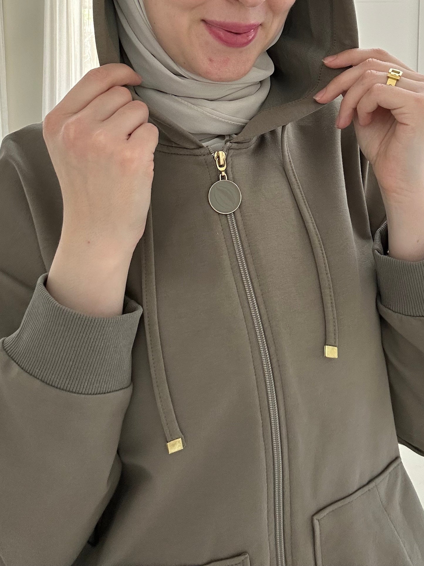 Dignity Set - طقم الوقار By Farah