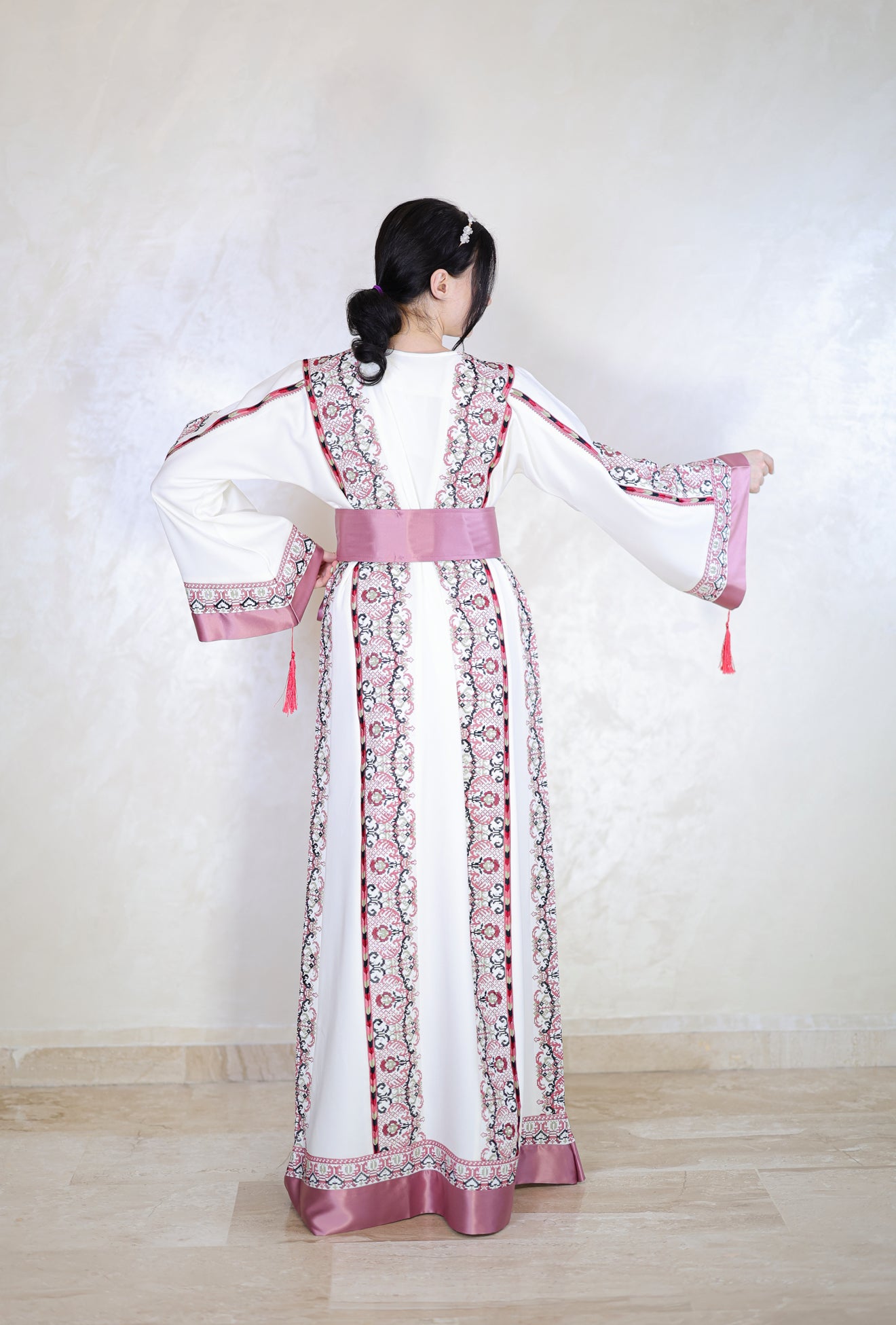 ثوب ليلة الحناء – Thobe Laylat Al Henna