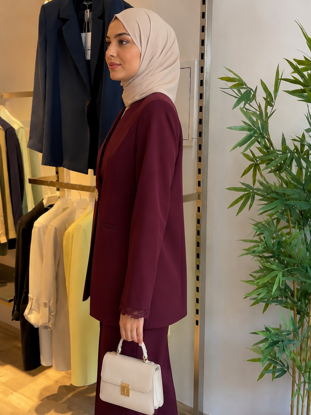 Luxury Tailored Burgundy Suit W Golden Buckle