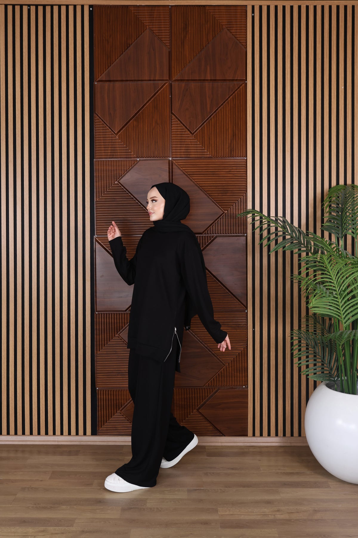 Lighted Oysho Set - By Farah