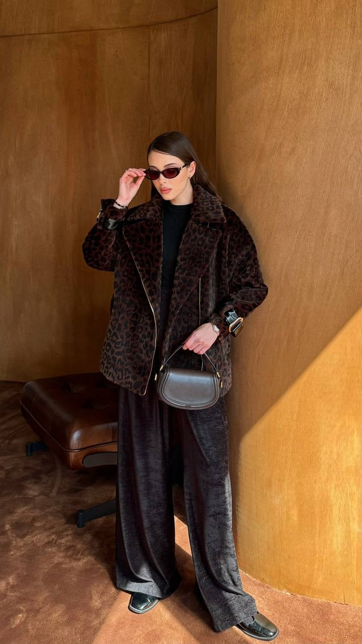 Luxurious Winter Jacket with Leopard Print