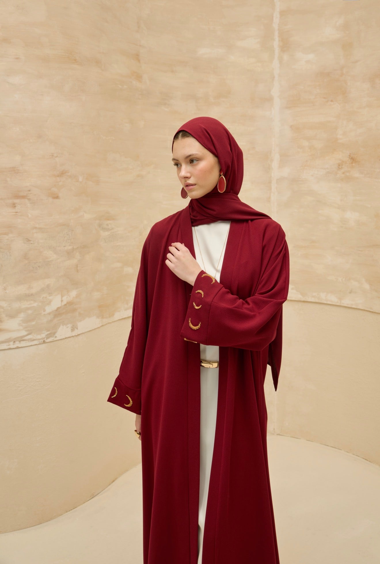 Crescent Light Abaya l عباية نور الهلال