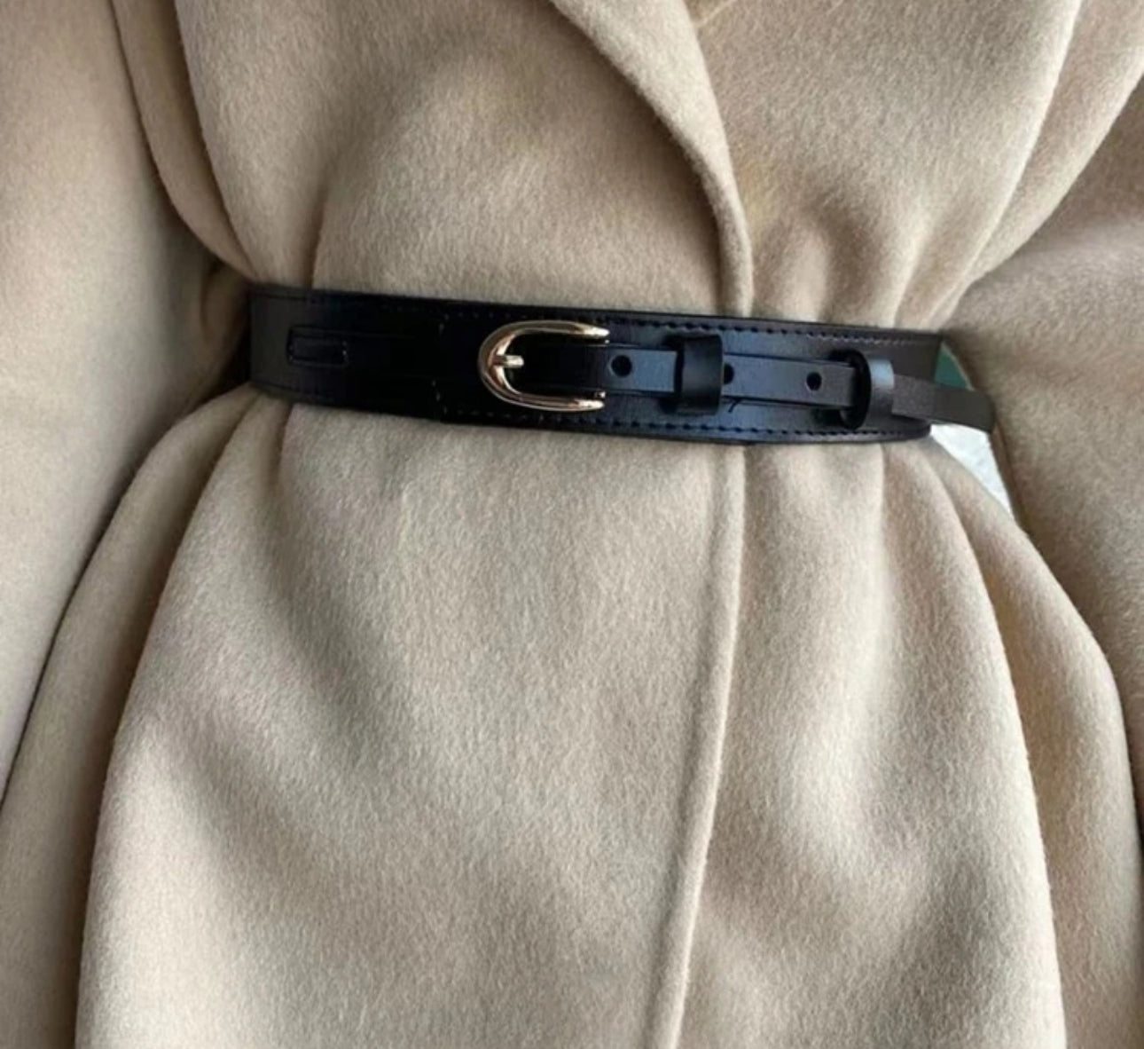 Classic Black Leather Belt with Gold Buckle – Adjustable and Stylish for Everyday Wear