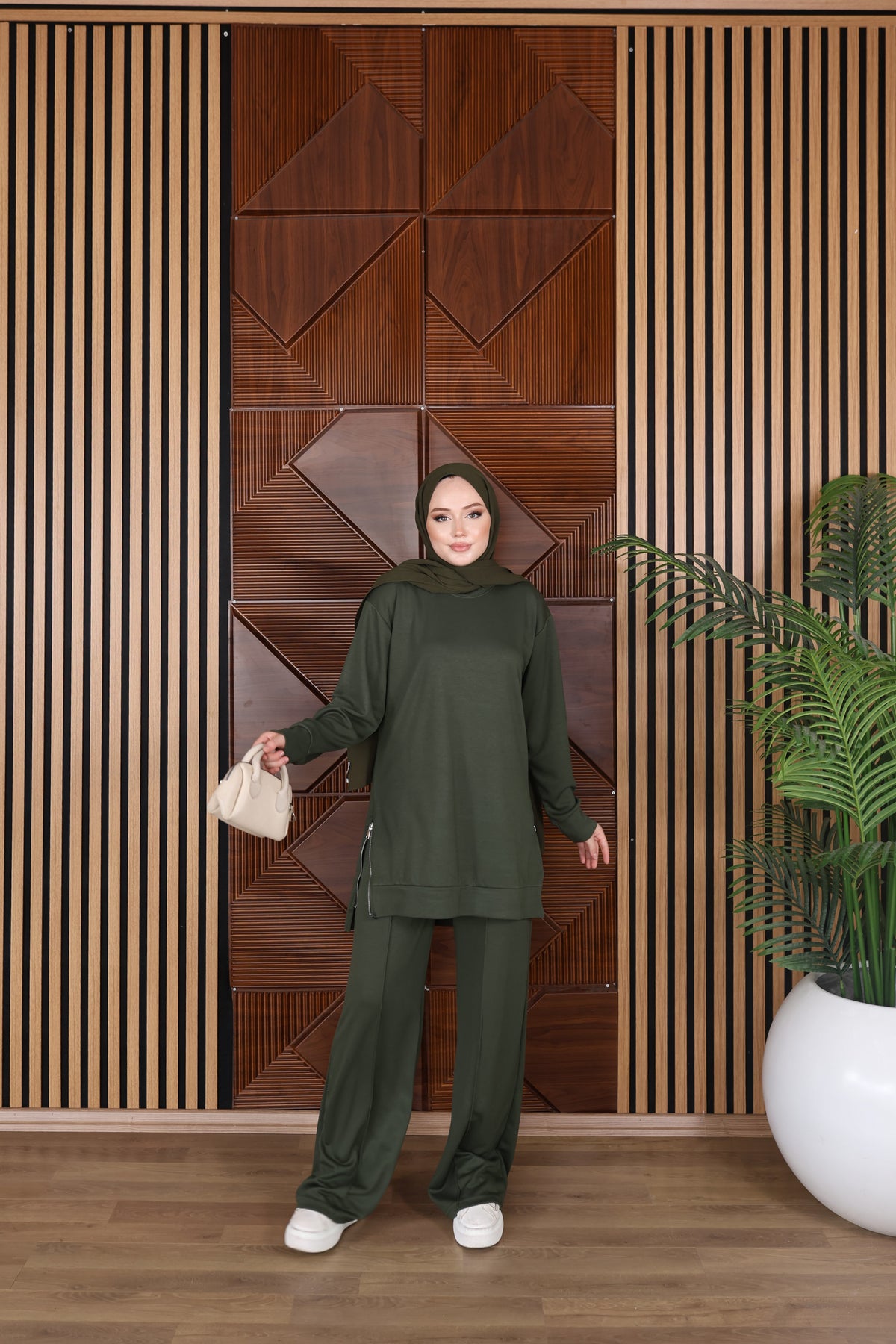 Lighted Oysho Set - By Farah