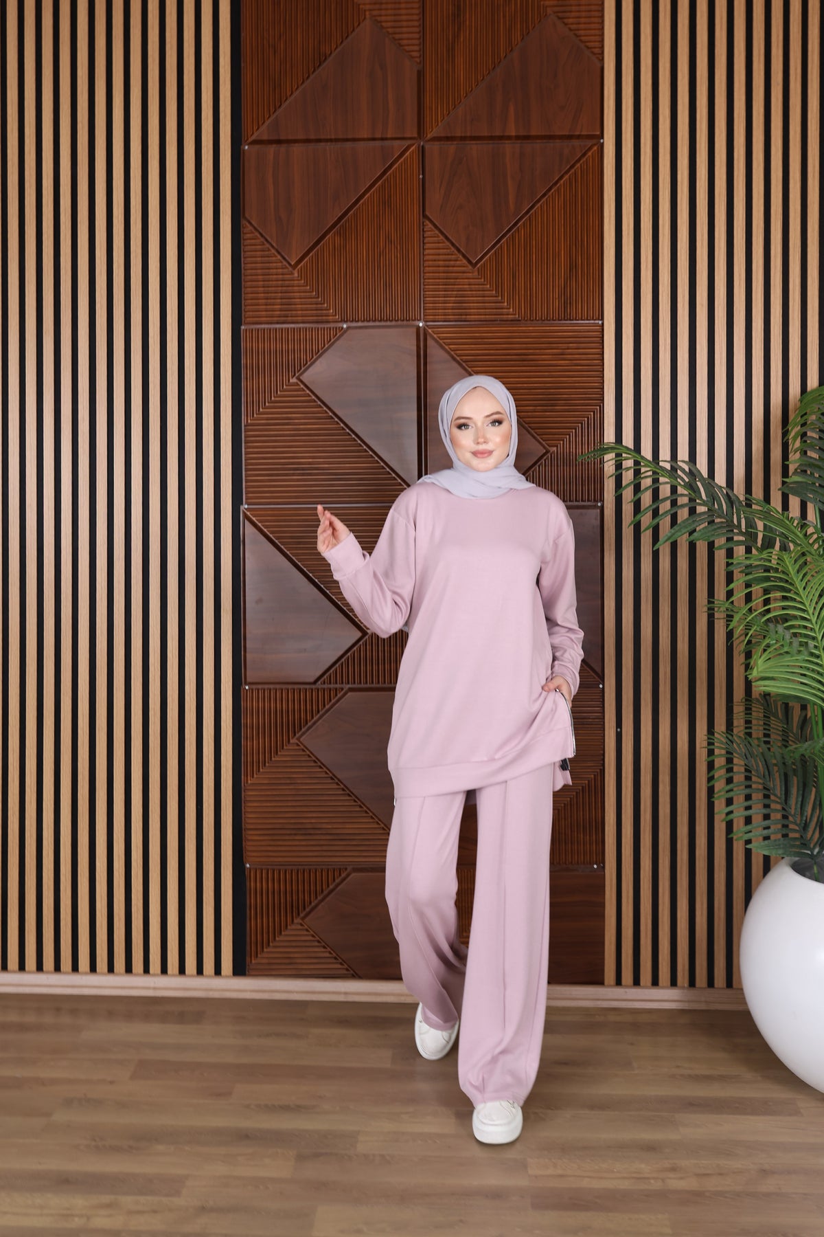 Lighted Oysho Set - By Farah