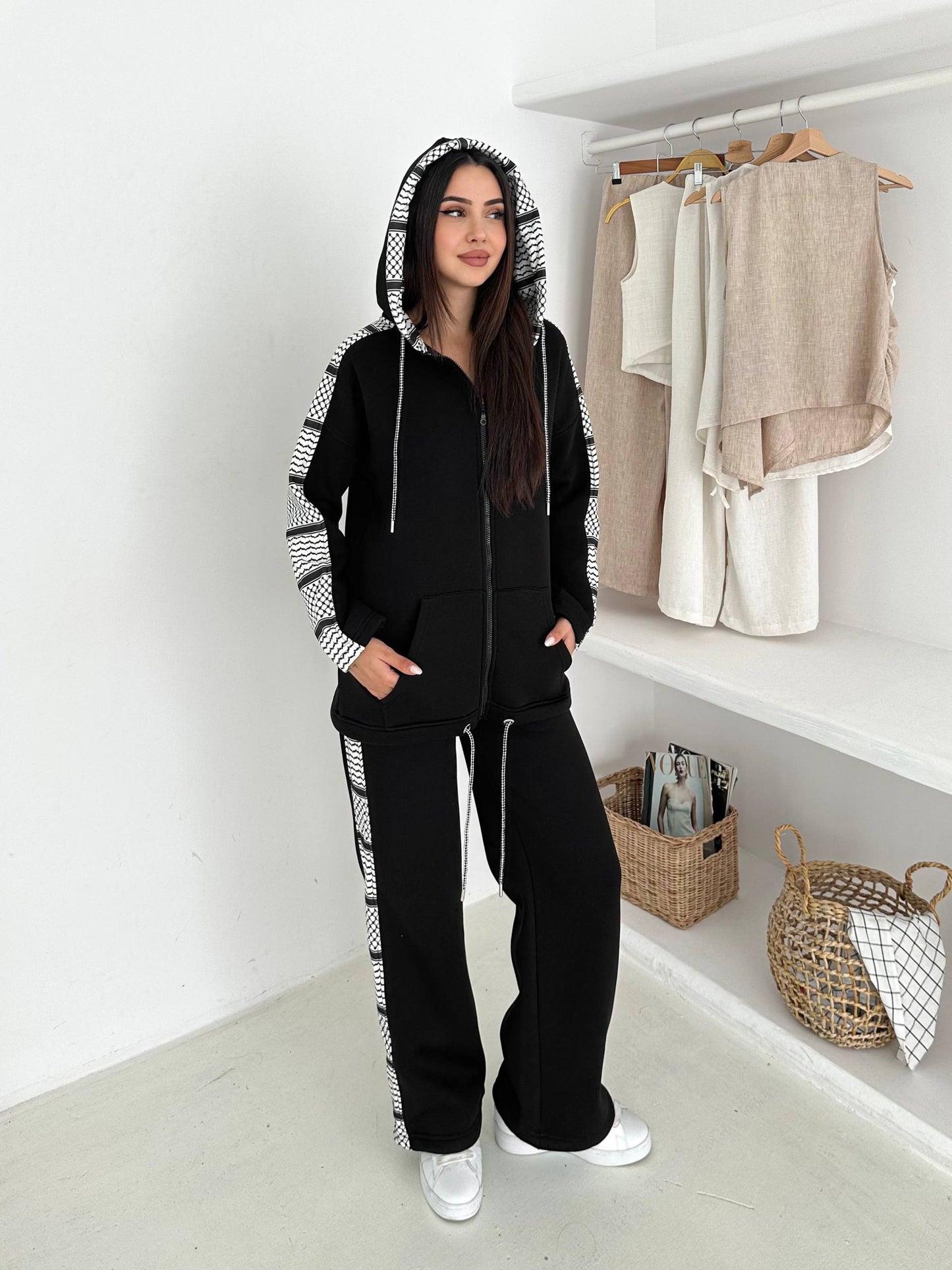 Watan Set - Winter - In Black