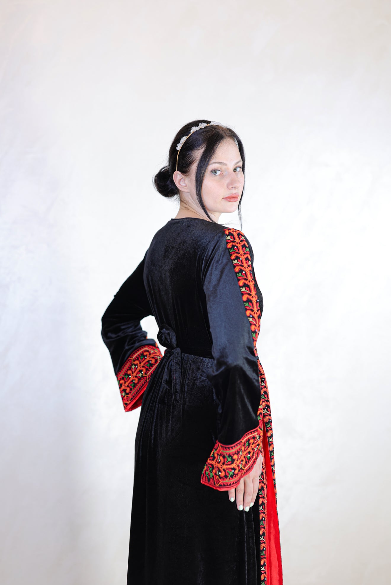 Thobe Threads of the Earth