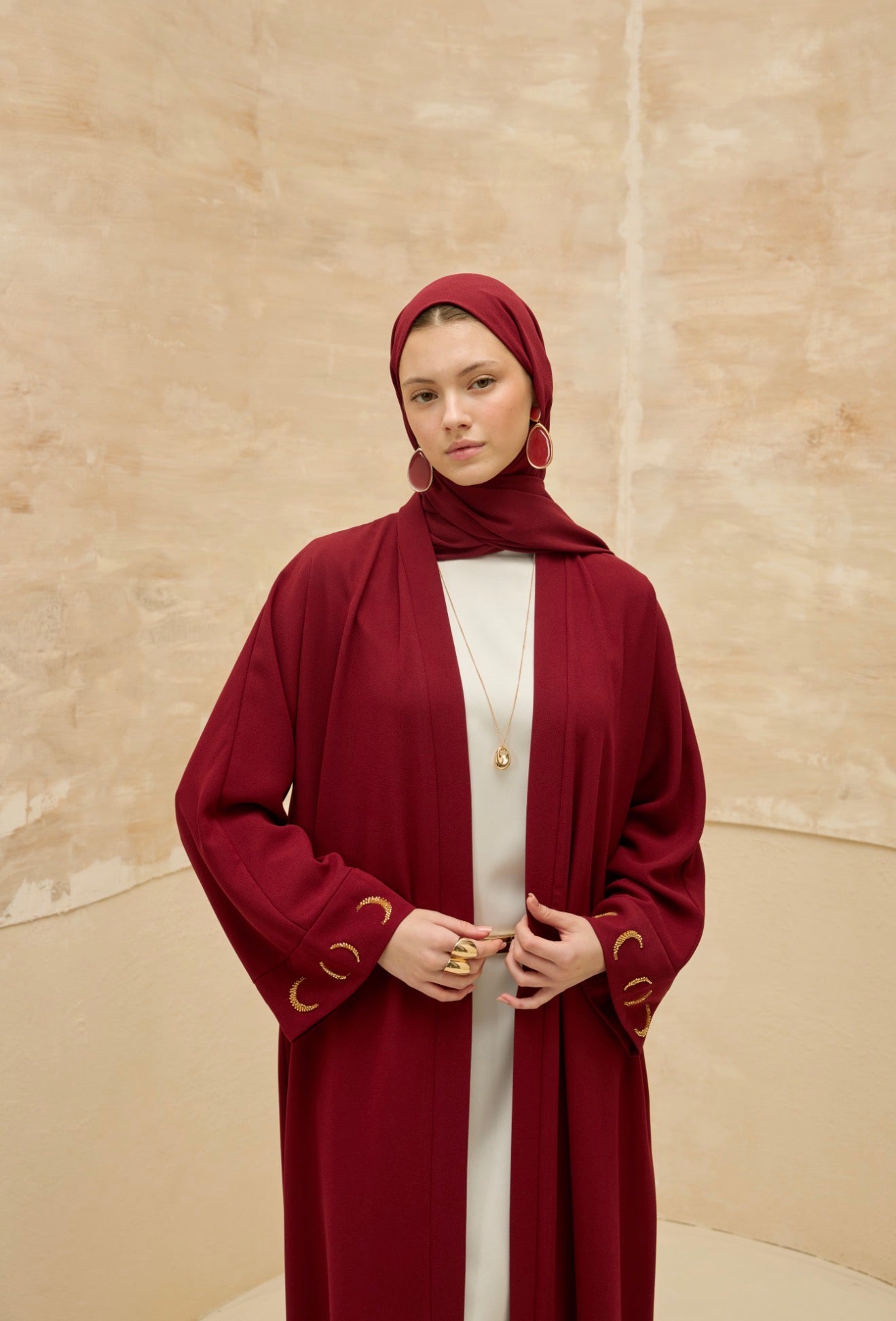 Crescent Light Abaya l عباية نور الهلال