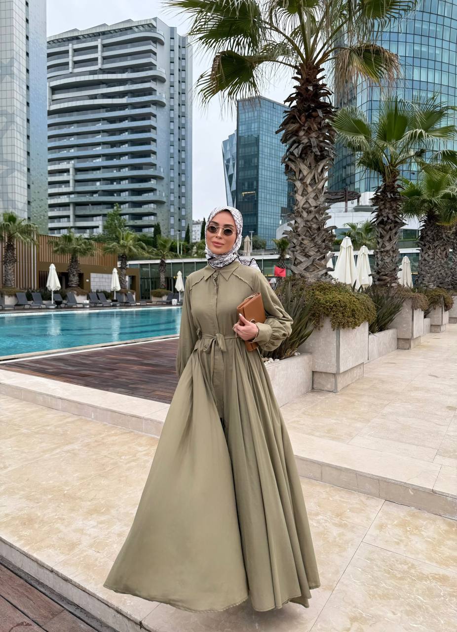 Elegant flared dress, fitted at the bust