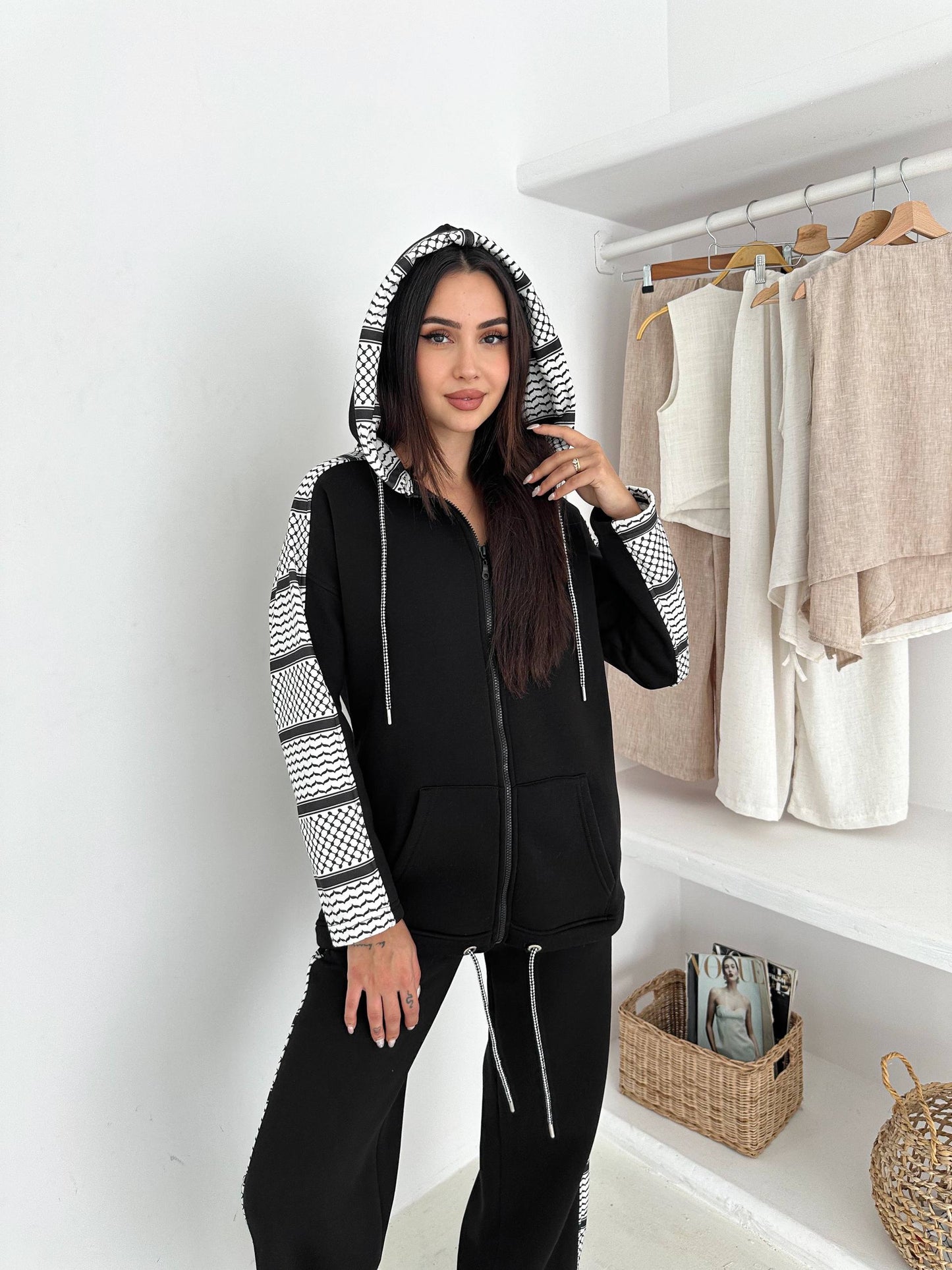 Watan Set - Winter - In Black