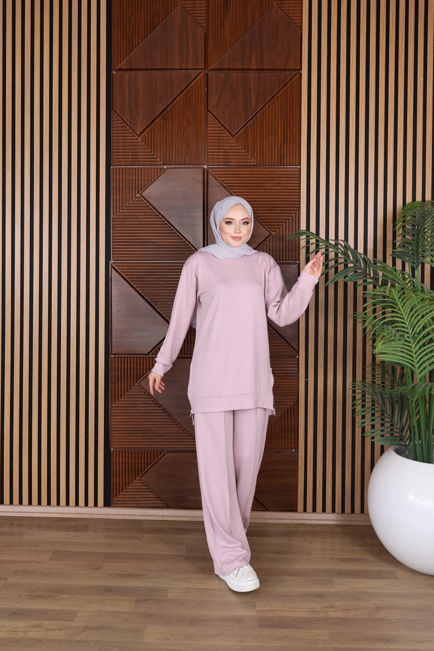 Lighted Oysho Set - By Farah