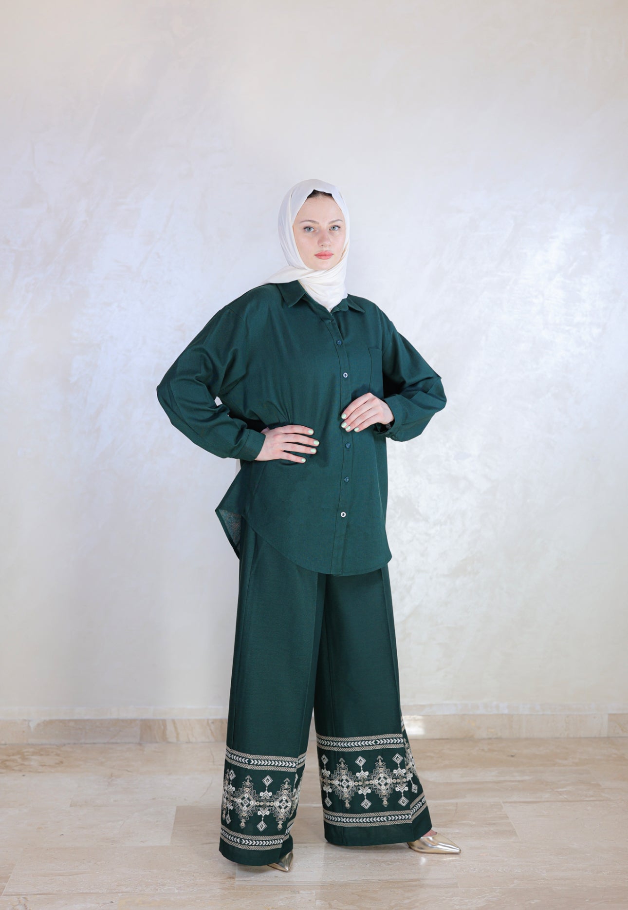 Two-Piece Embroidered Linen Outfit – Autumn