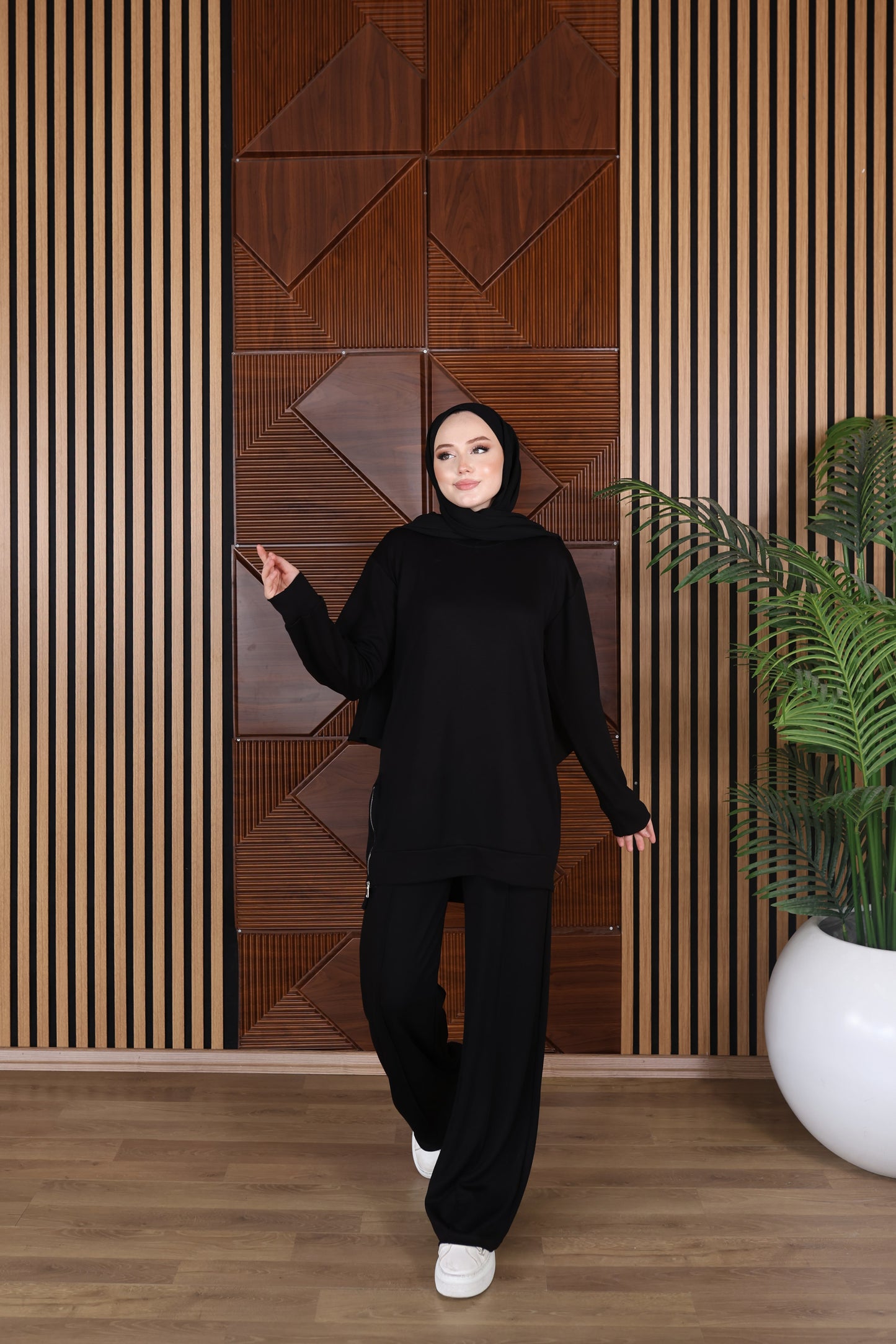 Lighted Oysho Set - By Farah