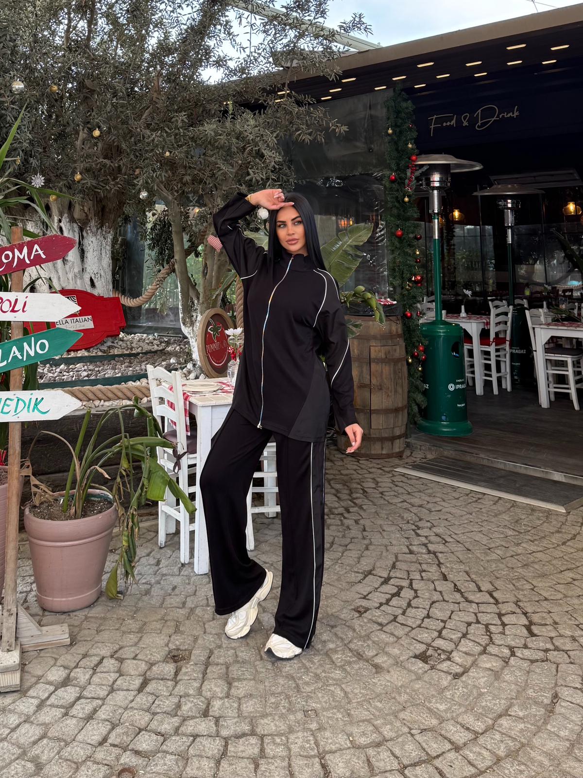 Sporty Chic Two-Piece Oysho Lounge Set