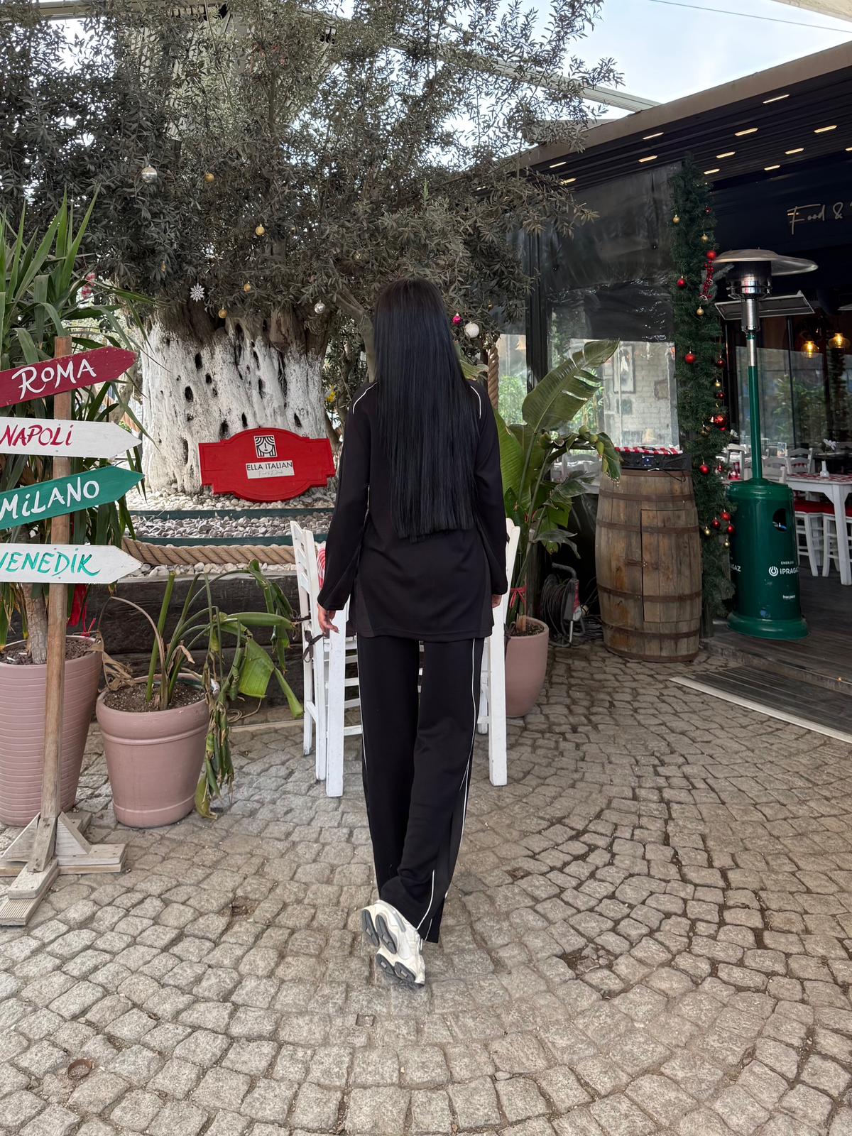 Sporty Chic Two-Piece Oysho Lounge Set